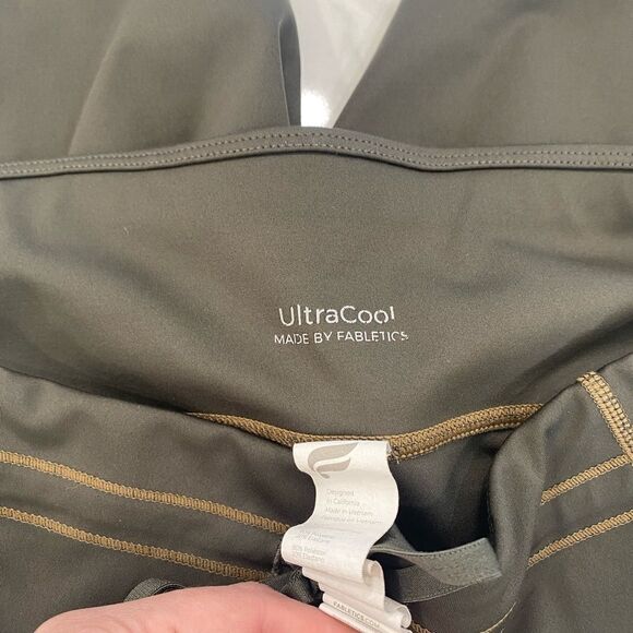 Fabletics Drawstring Mid-rise Ultracool Shine Leggings in Olive Green Size M - Picture 7 of 7